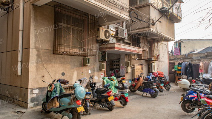 西陈庄前街100号院外景图