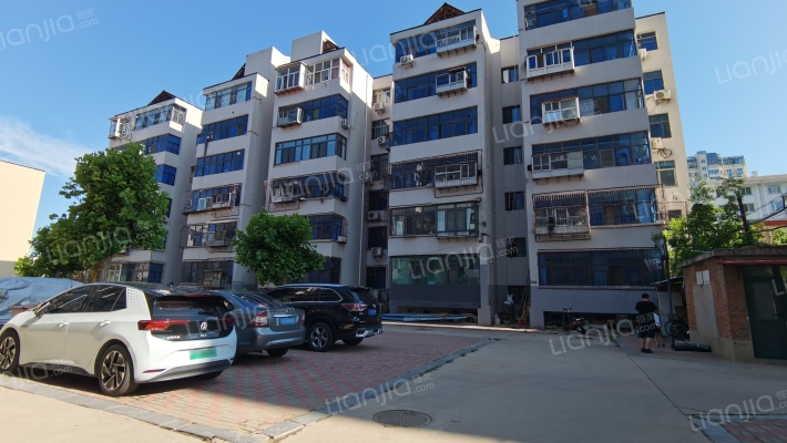 石家庄市无线电元件一厂宿舍外景图