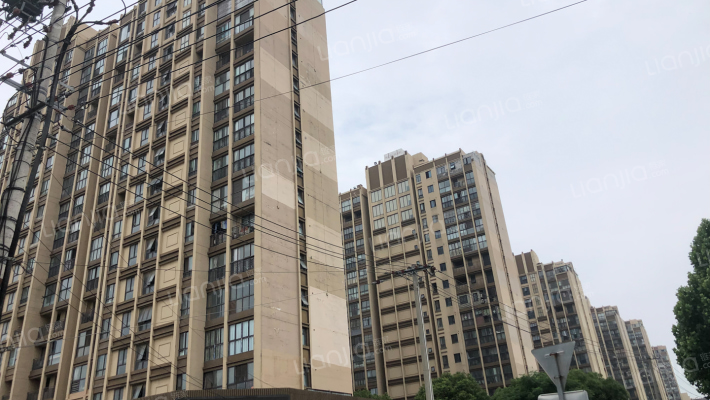 骋望怡峰花园外景图