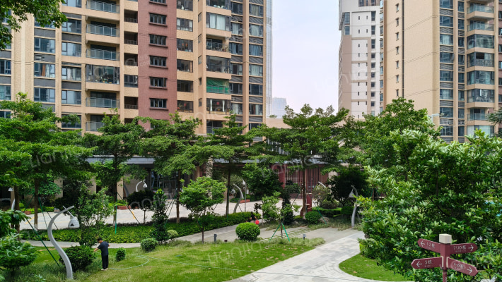 金鹰半山花园外景图