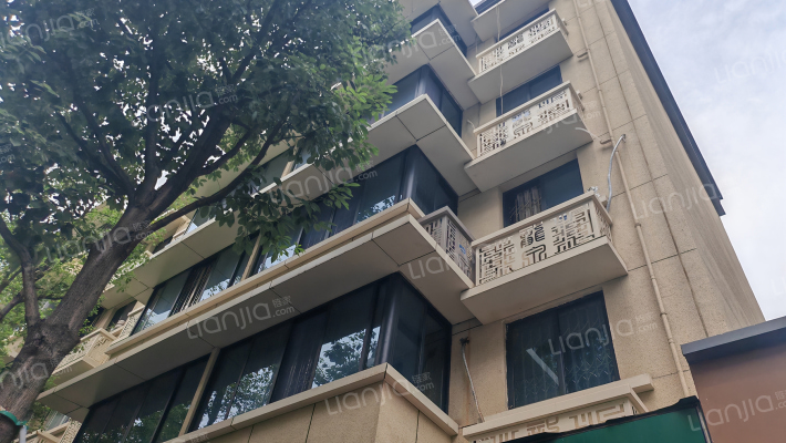 东风渠管理宿舍外景图