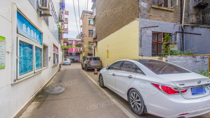 育新路平安小区外景图