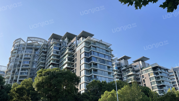 东湖天下外景图