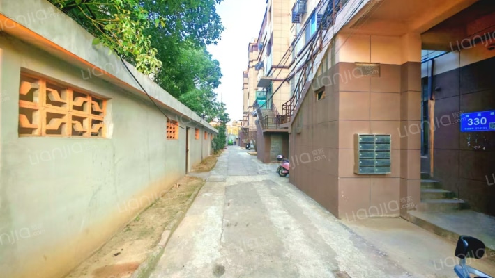 锡陆路小区外景图