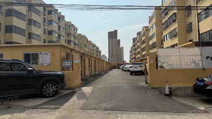 水泥厂宿舍外景图