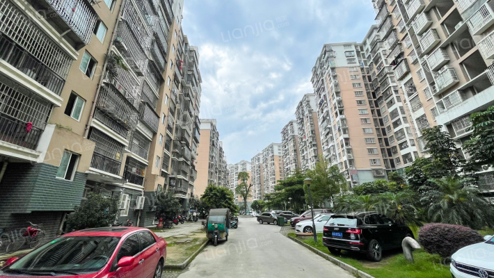 中美小区外景图