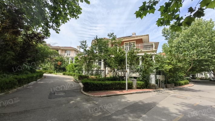 鲁信蟠龙山花园外景图