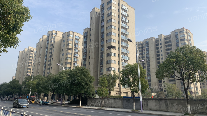 天阳明朗外景图