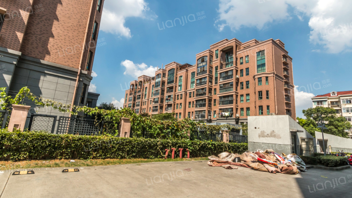 枫荷兰庭外景图