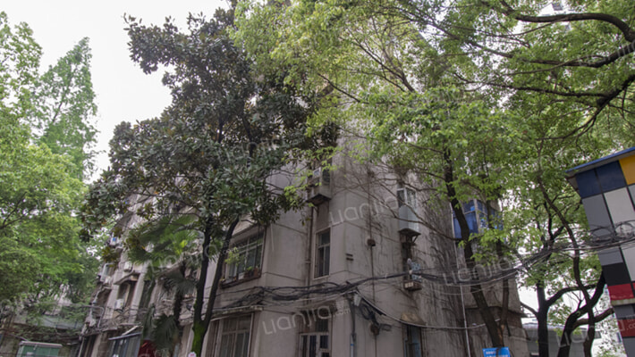 湖北艺术职业学院职工宿舍外景图