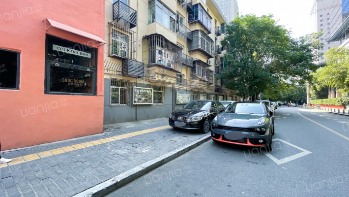 市人社厅体育馆东路家属院外景图