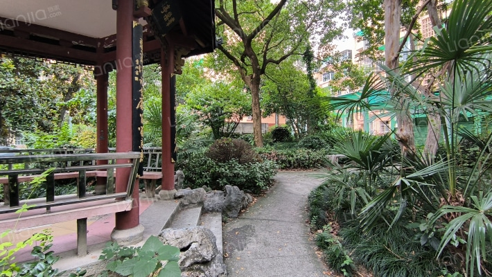 钼铁矿宿舍外景图