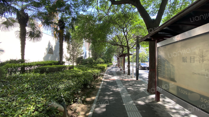 高新区17号地下停车场外景图