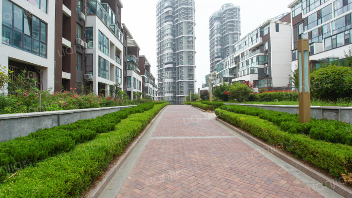 和达和城外景图