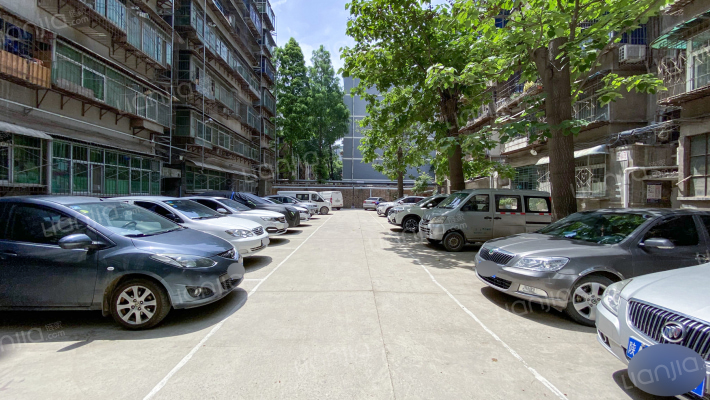 造纸厂家属院外景图