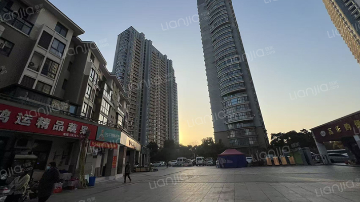 湖畔现代城三期外景图