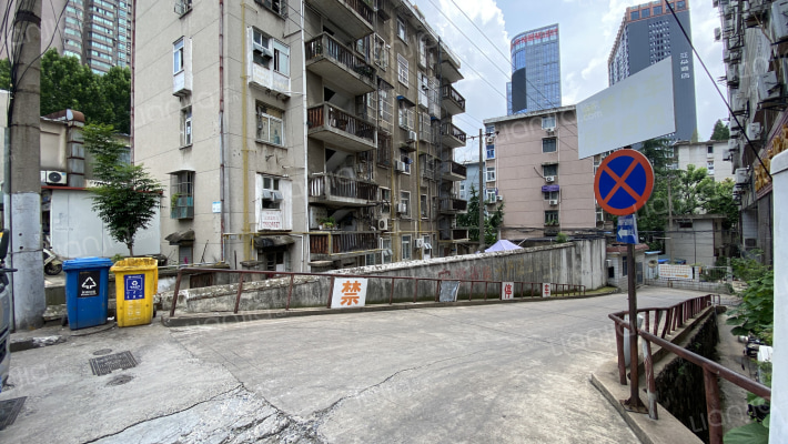 琥珀山庄环保恢复楼外景图