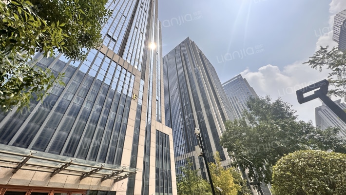 黄金时代广场外景图