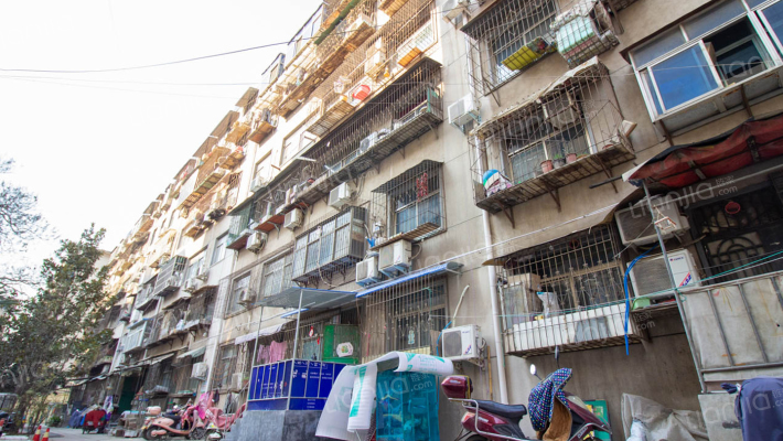 华山路106号院外景图