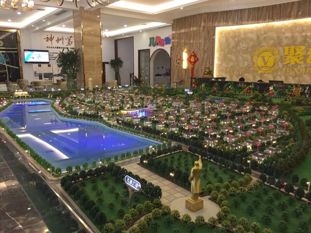 聚雄半岛项目现场