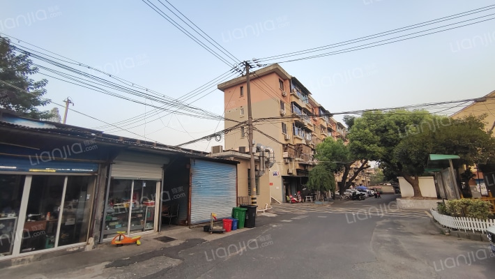 建材厂宿舍外景图