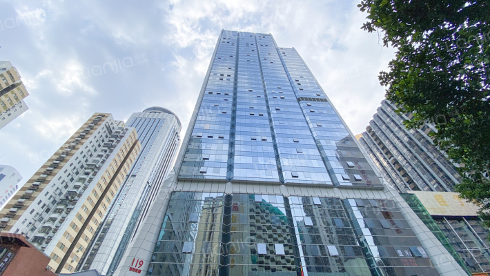 国贸商业大厦外景图