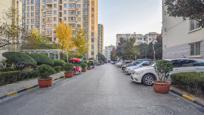 四月天小区外景图