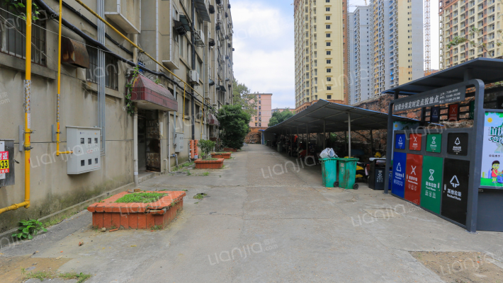 江南化工厂外景图