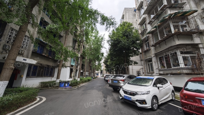 温中家属院外景图