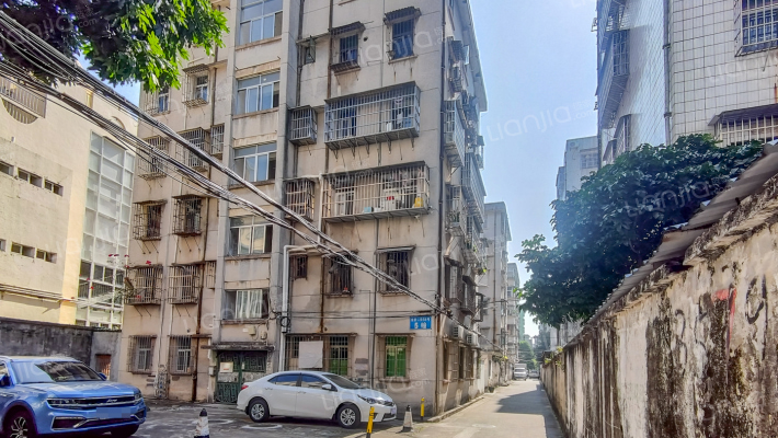 镜新二街外景图