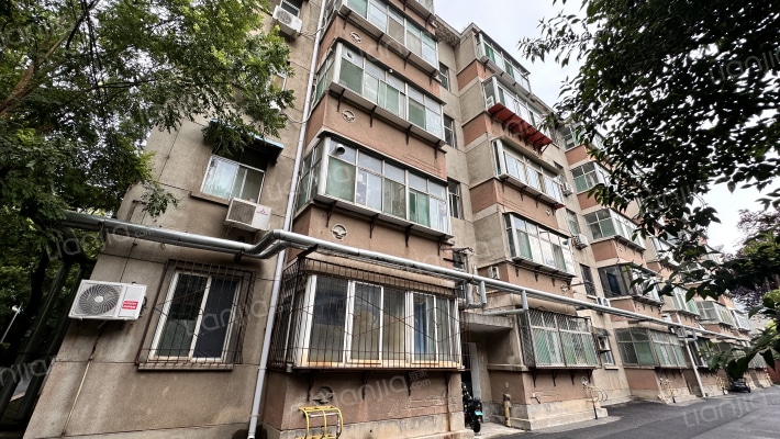 山东行政学院宿舍外景图