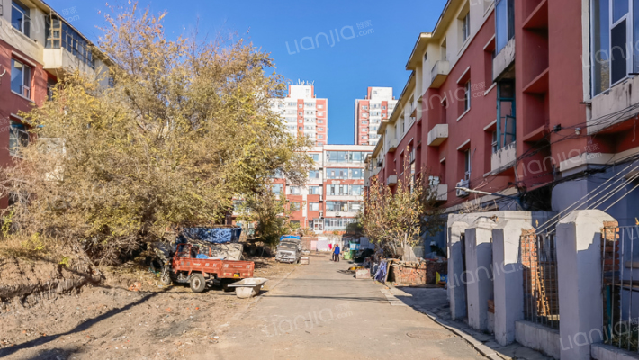 金属大院外景图