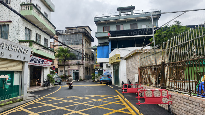 聚龙大厦外景图