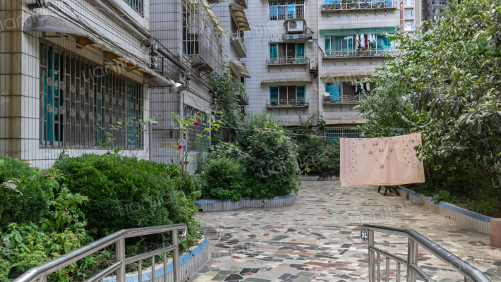 银佳花园外景图