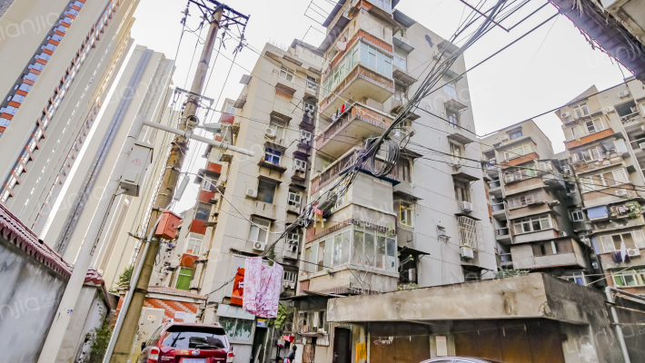 江汉北路121到123号外景图