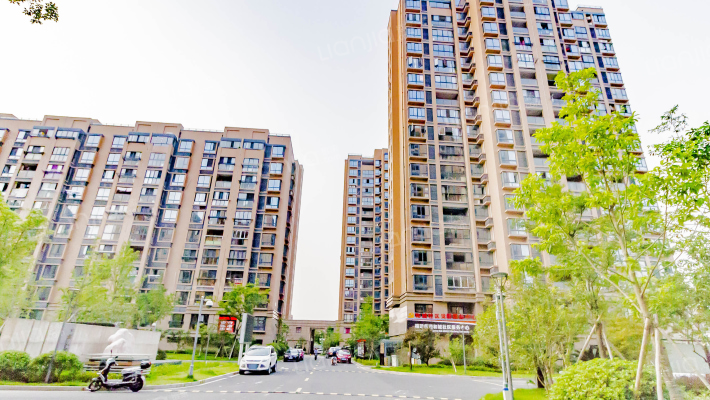 余隘人家外景图