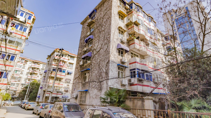 中医学院宿舍外景图