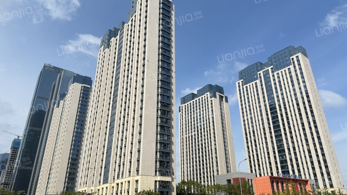 雷诺阿花园外景图