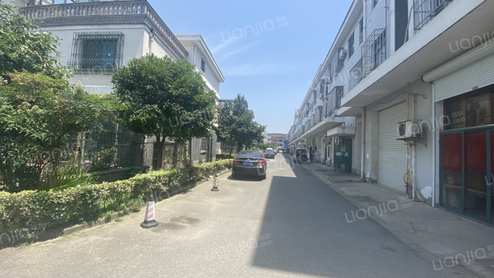 湖鹤新村外景图