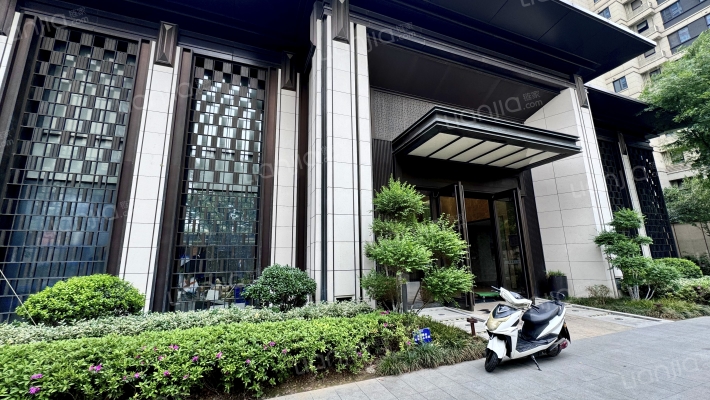 龙湖天钜外景图