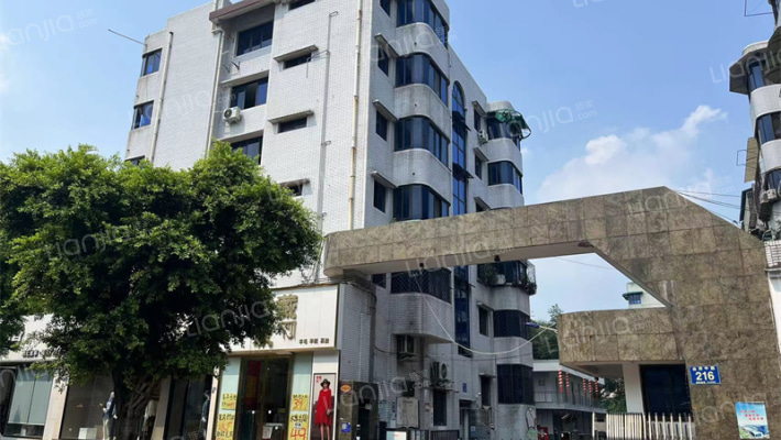 政府中路216号院外景图