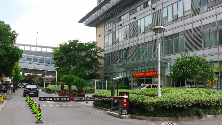 新城市广场外景图