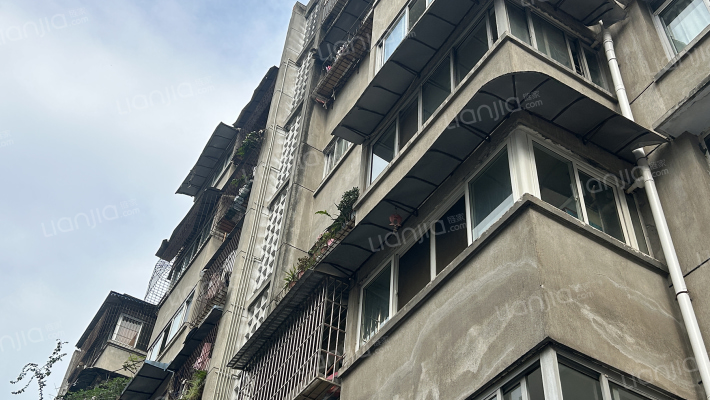 国土园宿舍外景图