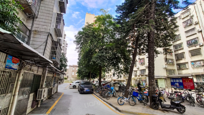 航苑小区外景图