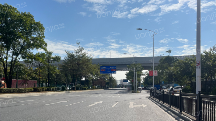 阳光明媚园外景图