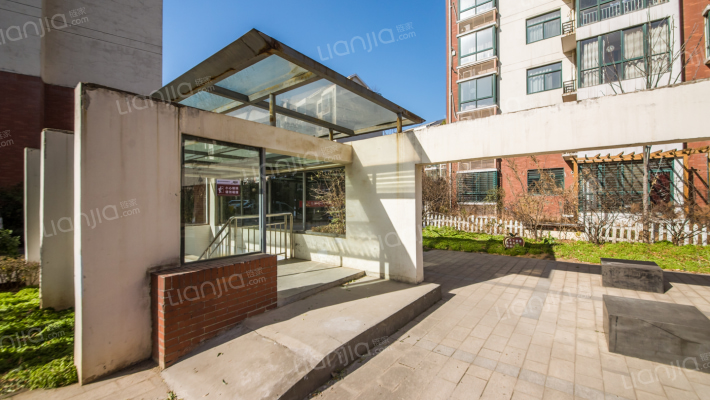 龙湖花园外景图