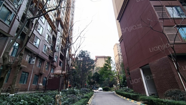 林溪美城外景图