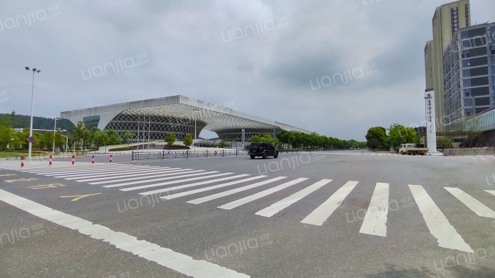 经发龙湖雲峰原著外景图