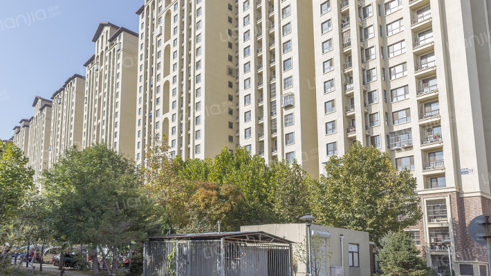 中建雅颂居外景图