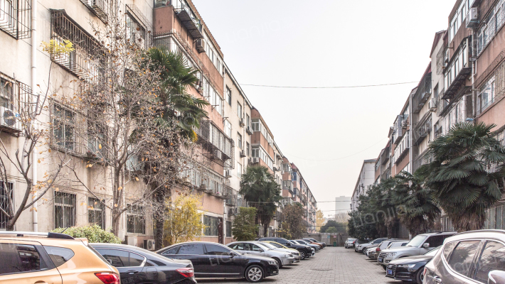 省建投家属院外景图
